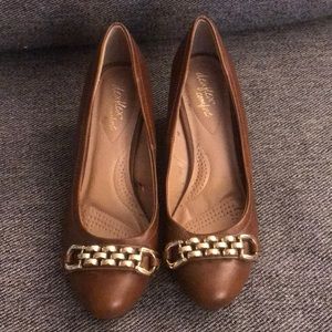 Dexflex brown faux leather wedge with chain detail